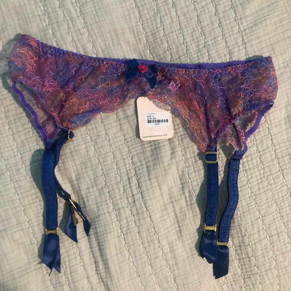 AP Phoenix garter belt